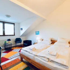 Charming Attic Near Messe And Center Appartamento