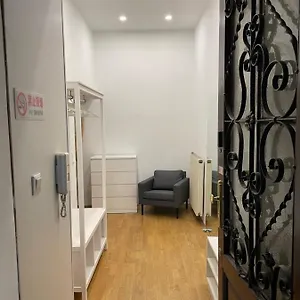 100m2 Naehe 1010 Appartamento